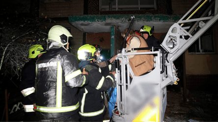 Дроновый удар по Днепру — двух человек ищут под завалами - 285x160