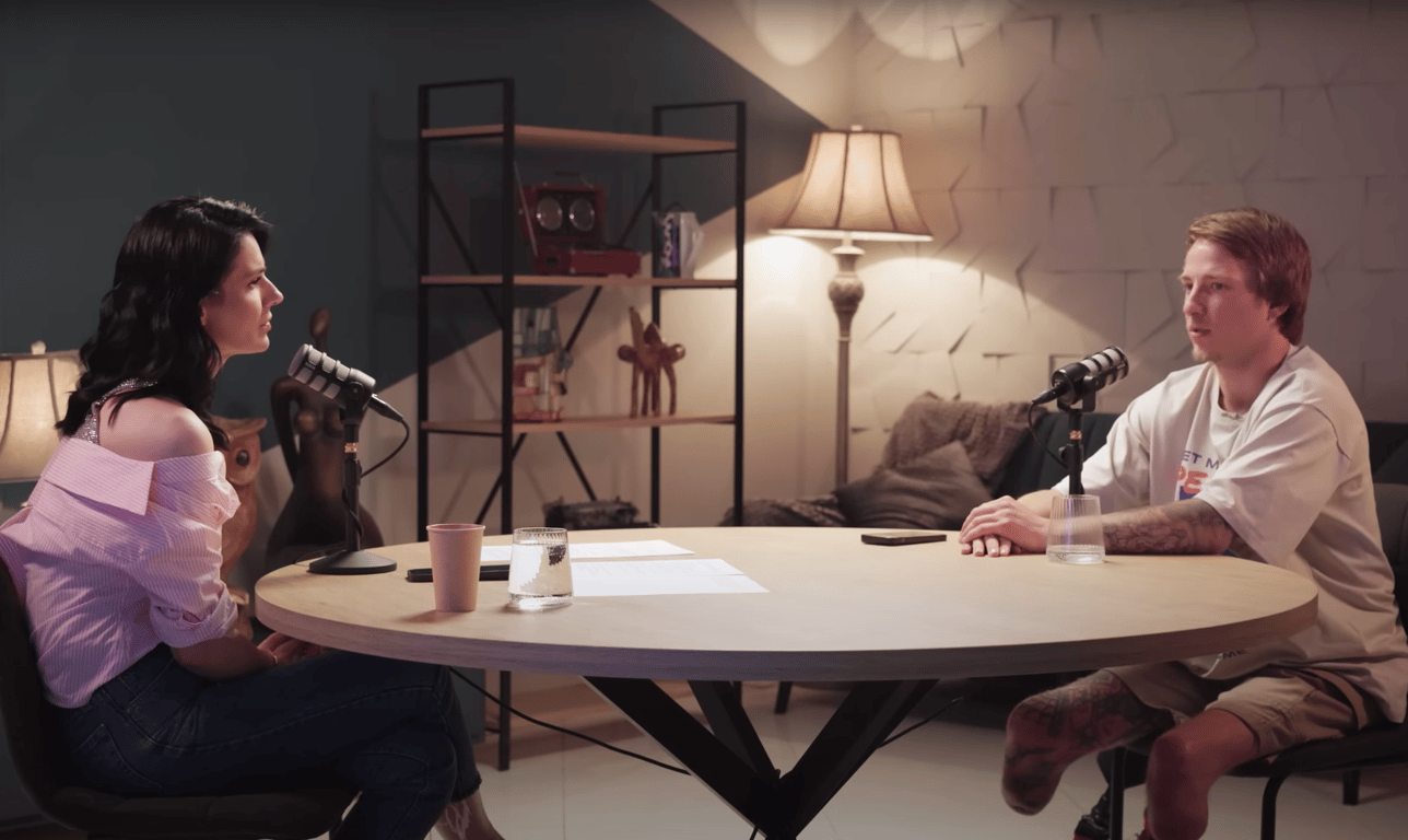 Александр Терен и Маша Ефросинина во время интервью