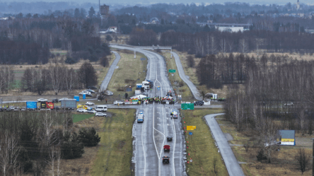 Граница на замке — прекратятся ли пассажирские перевозки в Польшу - 285x160