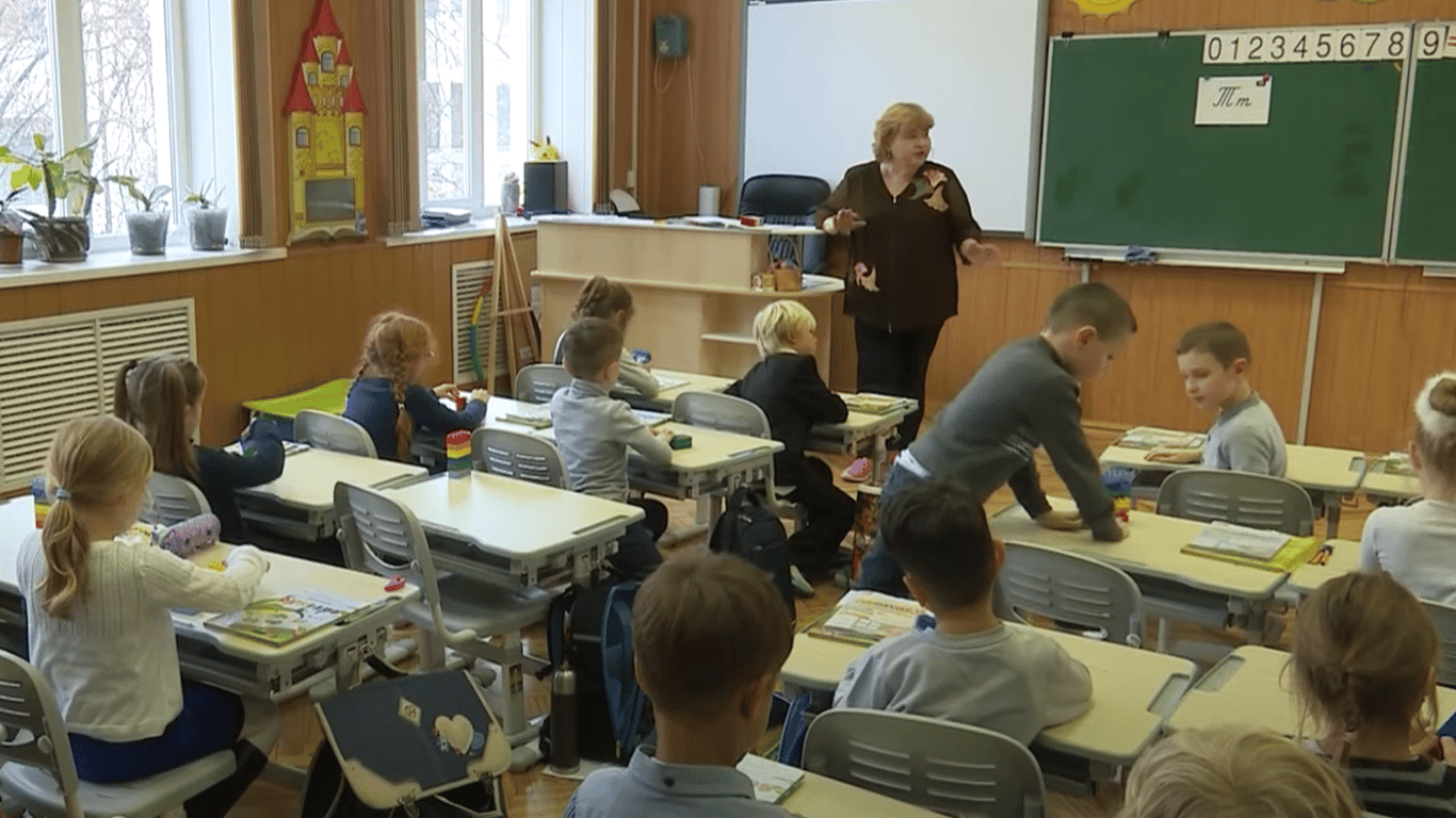 Як зарахувати свою дитину до школи – що робити після повернення до України