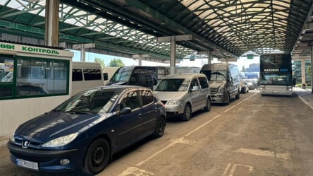 На кордоні з Польщею скупчилися автобуси: ситуація на пунктах пропуску - 290x166