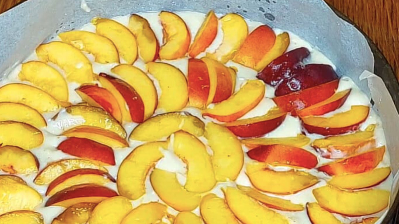 рецепт пирога з персиками