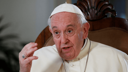 В Ватикане пытаются объяснить скандальное заявление Папы Франциска о "белом флаге" - 285x160