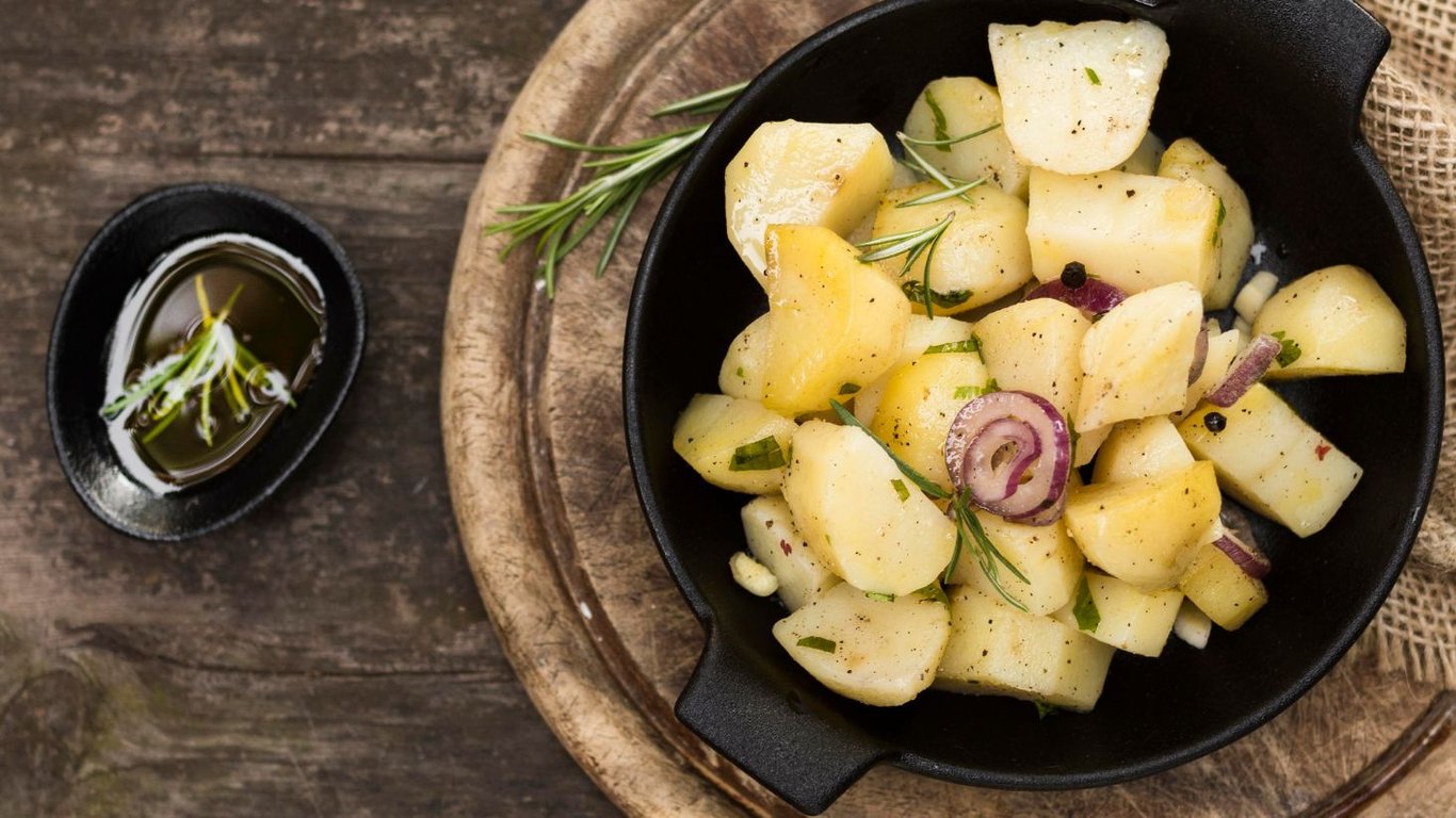 Як приготувати тушковану картоплю в мультиварці — покровий рецепт