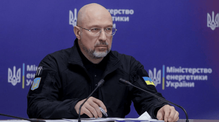 Шмыгаль ответил, сколько бригад восстанавливают свет в столице - 285x160