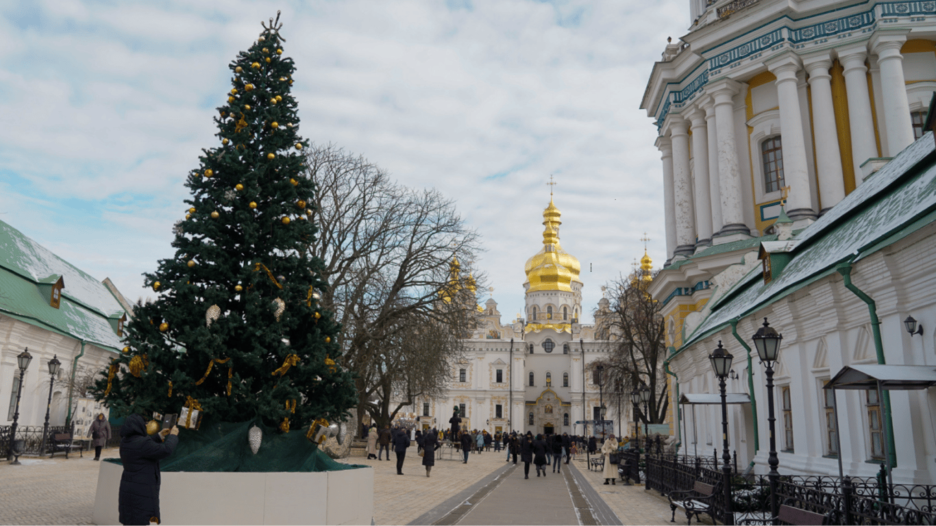 Стало известно, за чей счет установят новогоднюю елку в Киеве