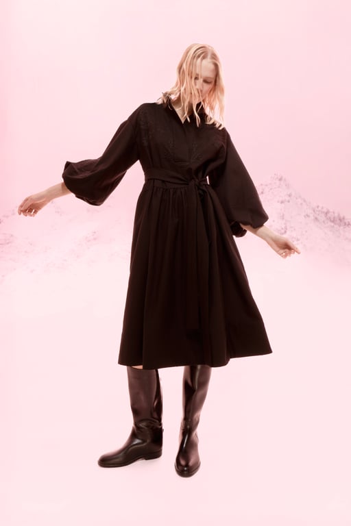 Модель у вбранні з нової колекції Андре Тана. Фото: менеджмент дизайнера.