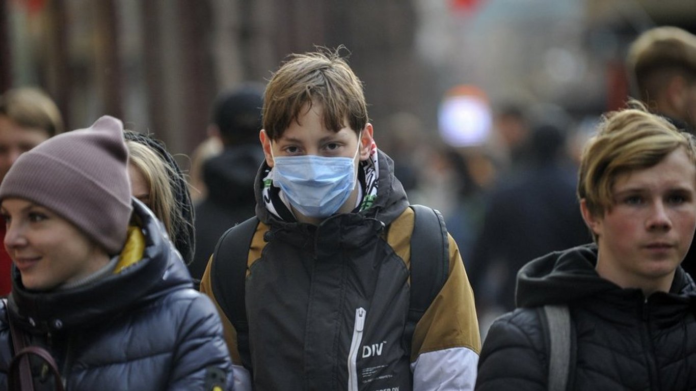 Коронавірус в Україні 2024 - у ВООЗ закликали відновити масковий режим — яка причина