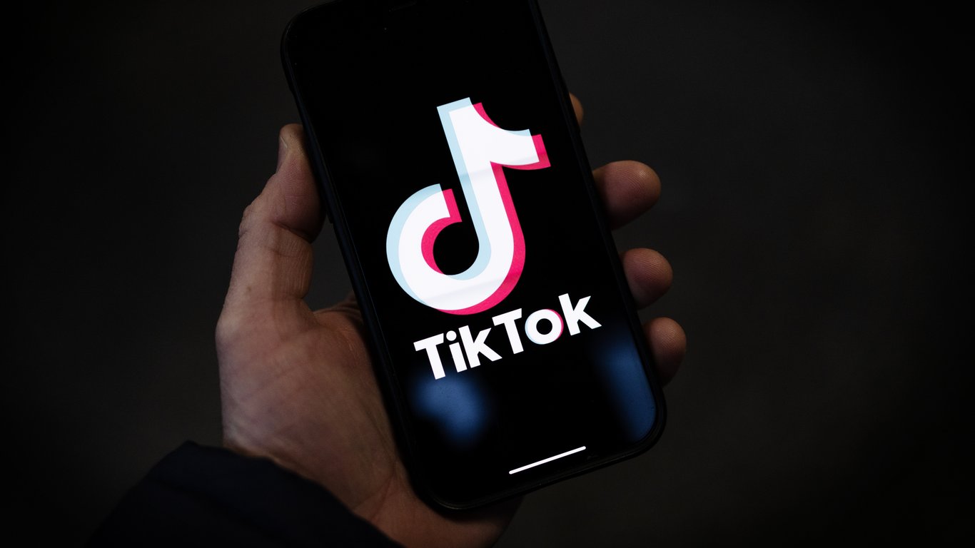 Список потенційних покупців TikTok через заборону в США