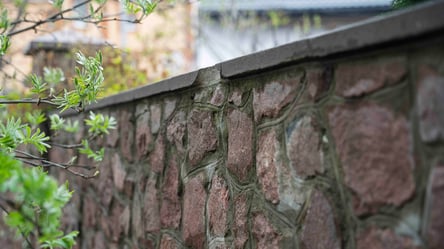 Установка забора: из-за какой ошибки можно потерять часть земли - 285x160