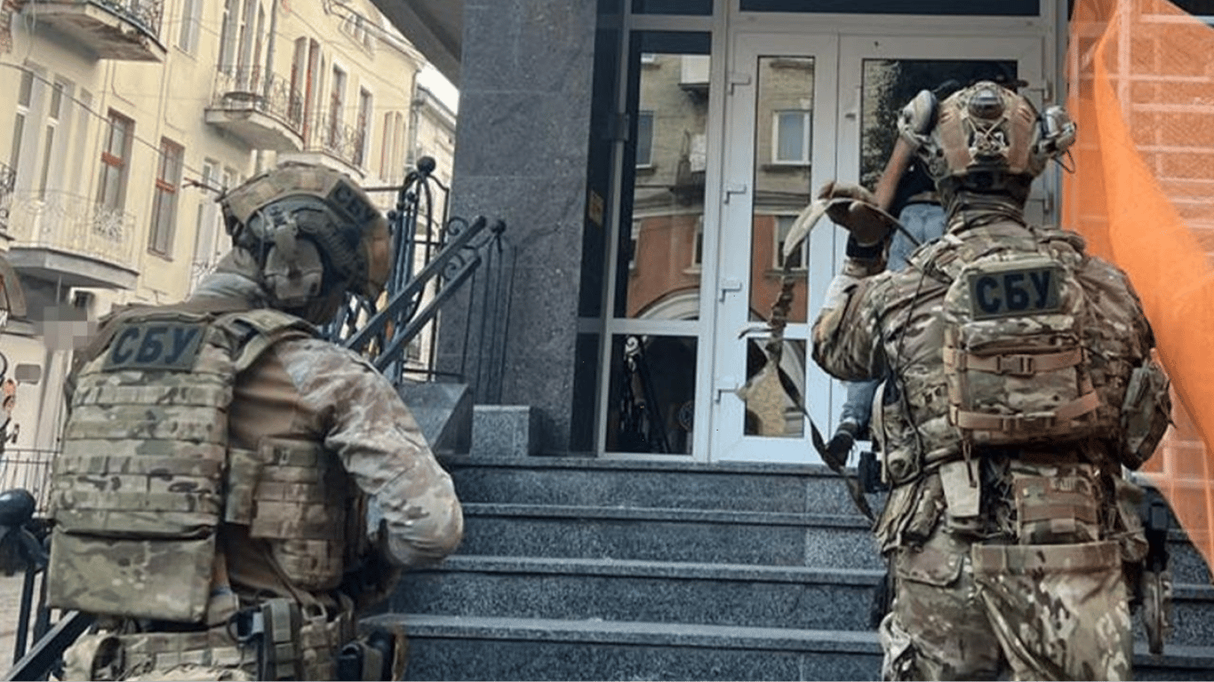 Скандал с "порноофисами": полиция начала проверки в трех областях