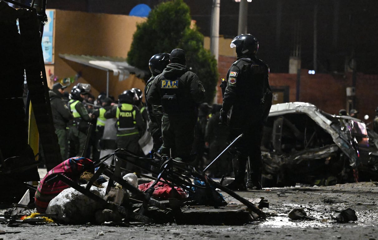 Вантажний літак, що перевозив гроші, розбився у п'ятницю поблизу столиці Болівії, загинули люди