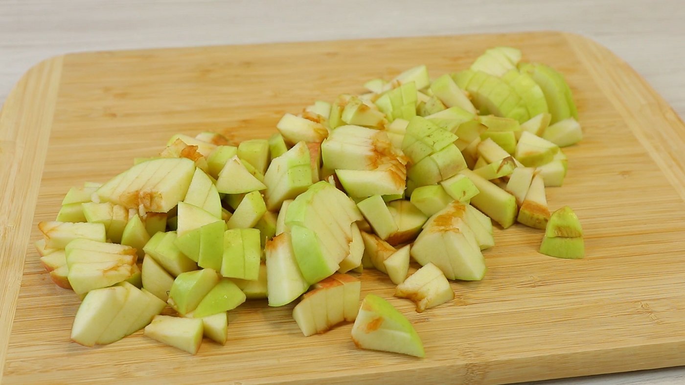 Яблучний пиріг на пательні - рецепт