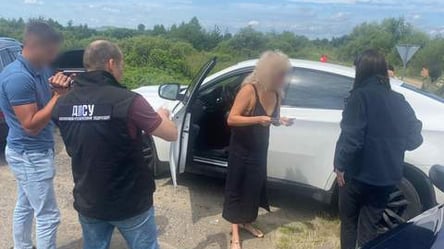 Во Львовской области правоохранители задержали женщину, которая переправляла мужчин за границу - 285x160
