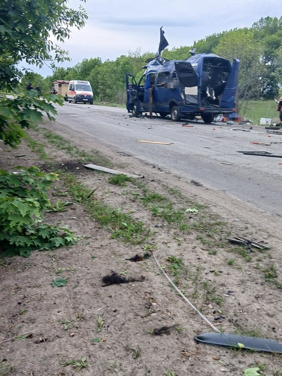 Удар по автобусу на Сумщині 17 травня