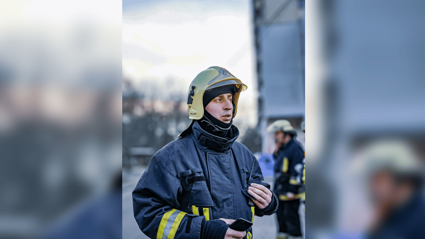 Начальник караулу Ігор Чистяков під час роботи 