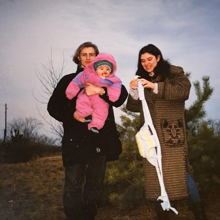 Ангеліна Усанова з батьками. Фото: instagram.com/usanova.life/