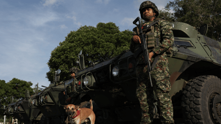 Війська Колумбії прибули до кордону з Венесуелою — відео - 290x166