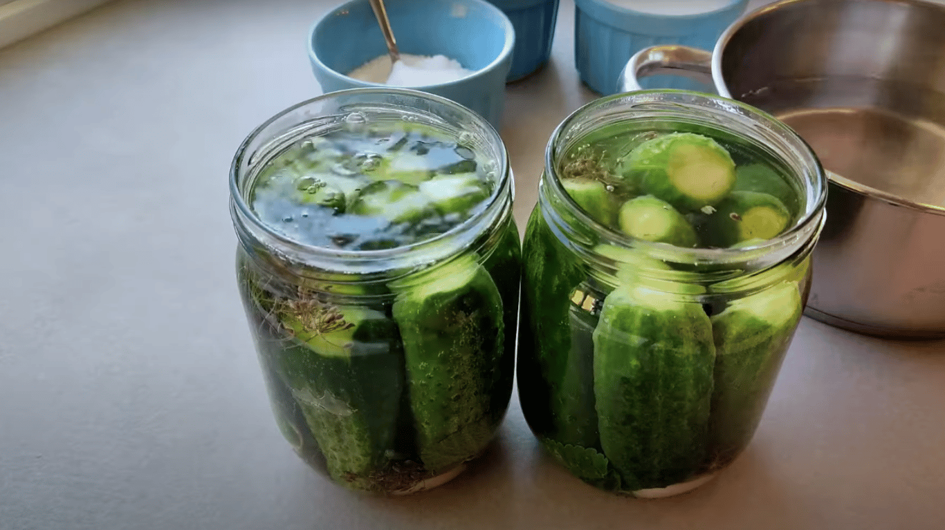 смачні мариновані огірки на зиму без стерилізації