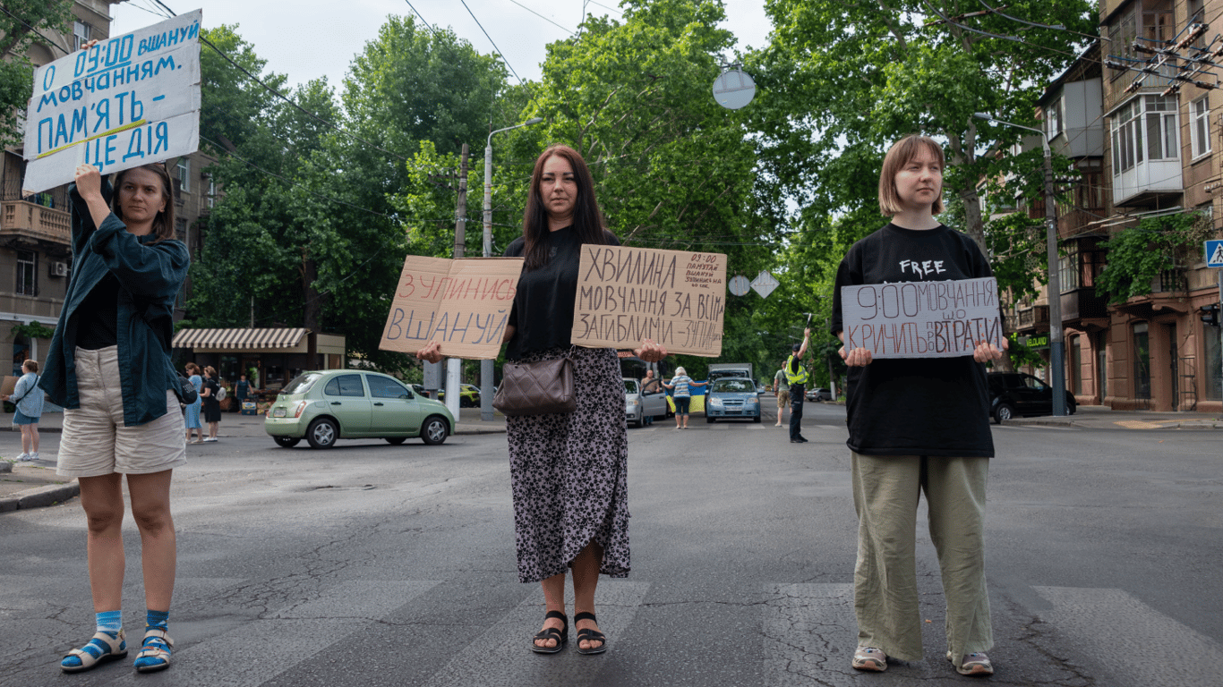 Хвилина мовчання в Одесі — фоторепортаж з акції - фото 10