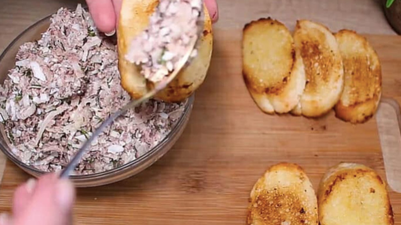 рецепт смачної намазки з тунця на сніданок