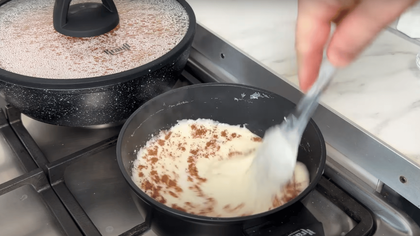 проста лазанья з кабачків із м’ясом та соусом бешамель