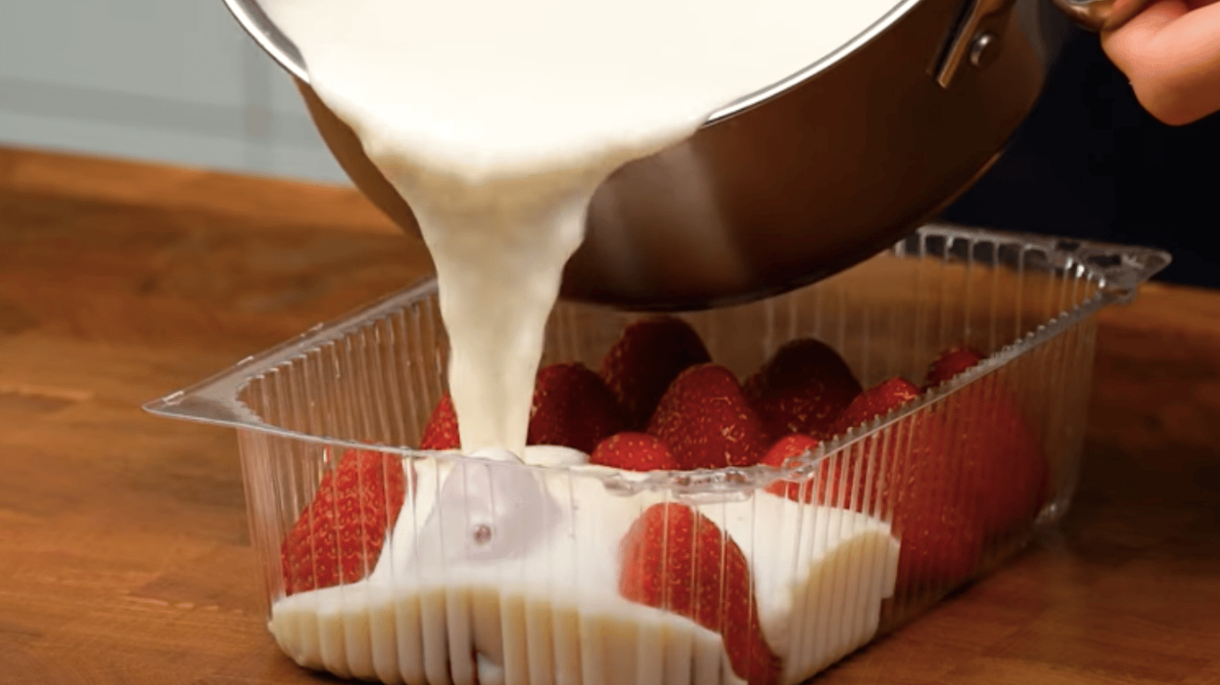 delicious strawberry and chocolate dessert without baking