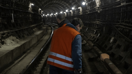Прокуратура назвала офіційну причину руйнування тунелю київського метро - 285x160
