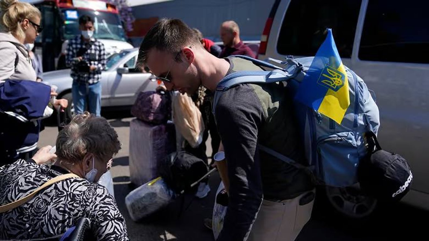 В Германии призывают отправить на фронт мужчин-беженцев из Украины