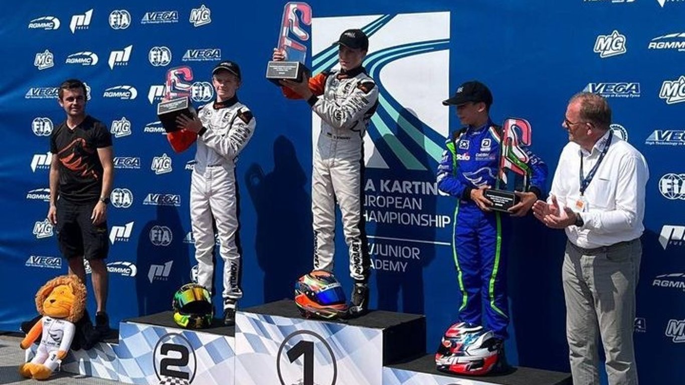 Украинец впервые в истории стал чемпионом Европы в автоспорте
