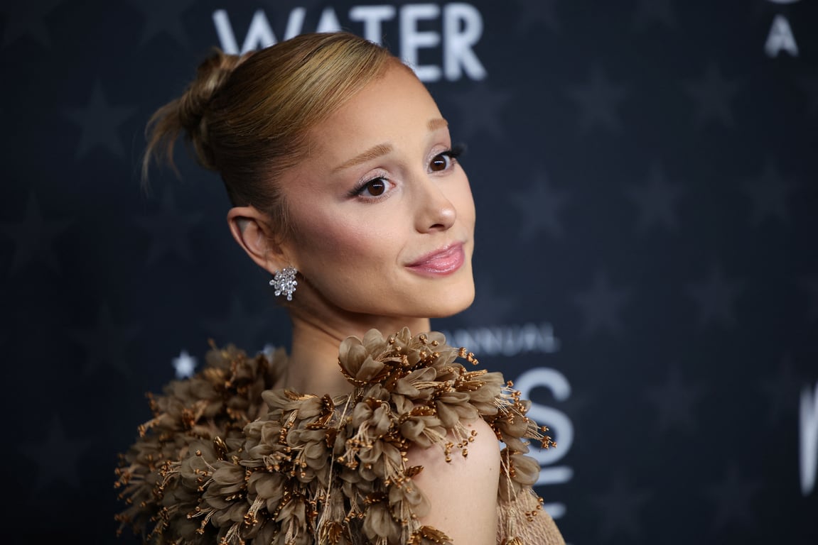 Акторка та співачка Аріана Гранде - фото