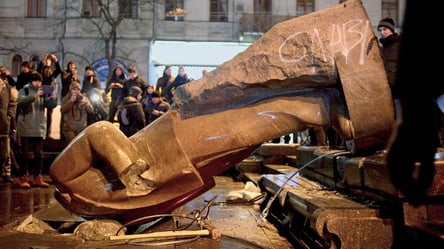 Що встановити замість Леніна на Бесарабці — думки киян - 285x160