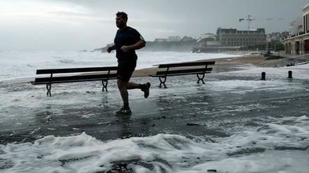 Синоптики попередили про циклон над Чорним морем — яку погоду він принесе сьогодні - 285x160