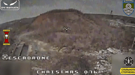 Николаевская бригада показала кадры уничтожения техники оккупантов дронами - 290x166