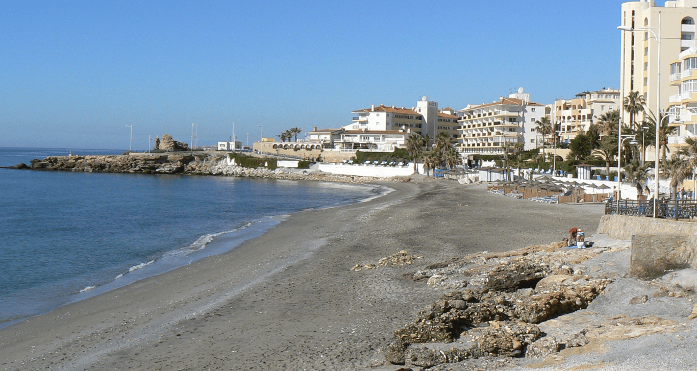 Прихована перлина в Іспанії з неймовірними пляжами та водоспадами - фото 1