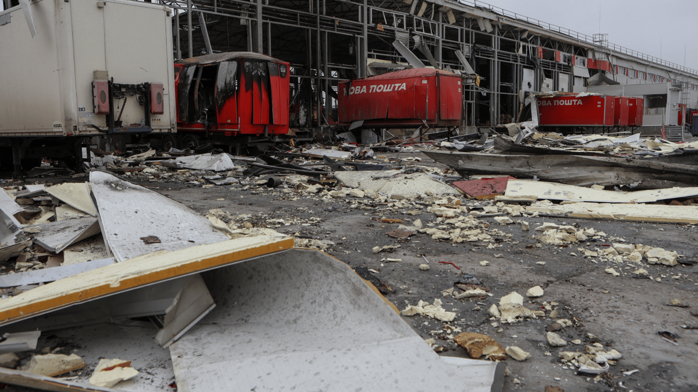 У Харківській області збільшилася кількість загиблих внаслідок удару по терміналу "Нової пошти"