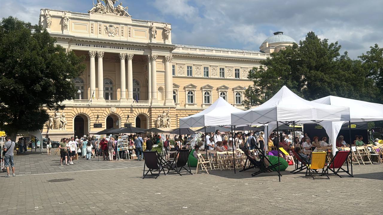 Як пройшов третій книгообмін у Львові — наш фоторепортаж - фото 2