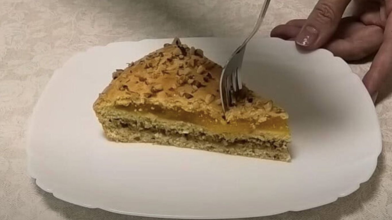 простий смачний диво-пиріг із Закарпаття з двома видами начинки