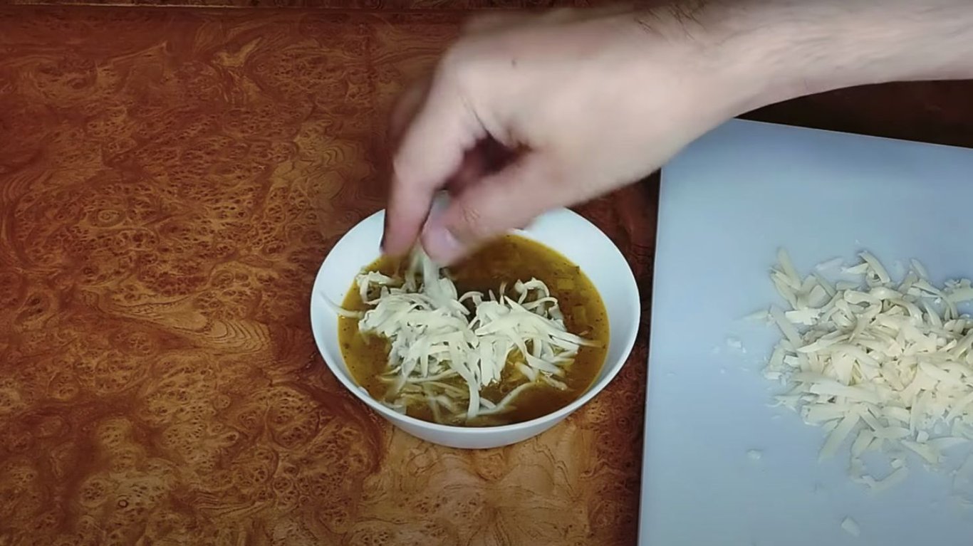 ароматний французький цибулевий суп