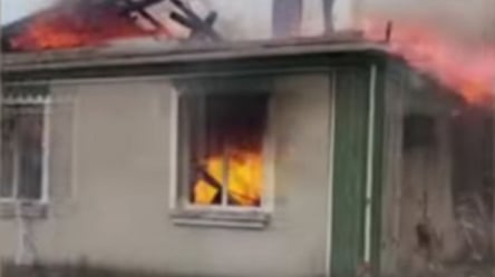 На Волыни взрывчатка упала с самолета на жилой дом — видео - 285x160