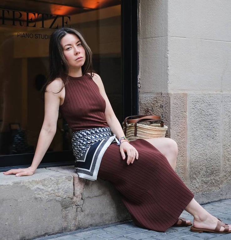 A scarf is a pretty versatile item in your wardrobe