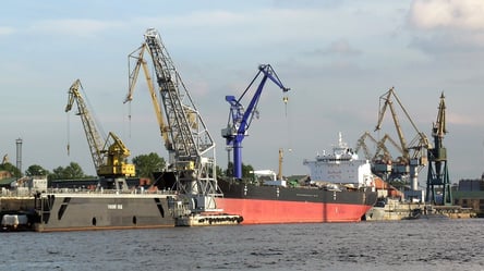 Під наглядом НАТО: три судна пройшли в порт на Одещині - 285x160