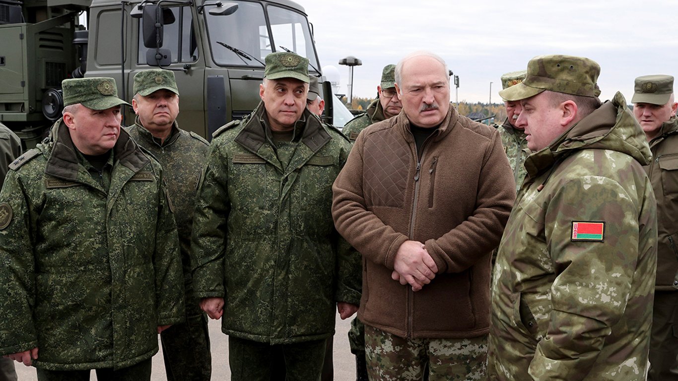 Білорусь представила нову військову доктрину — що говорять про Україну
