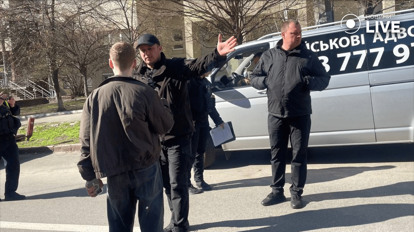 Біля ТЦК у Києві сталась бійка