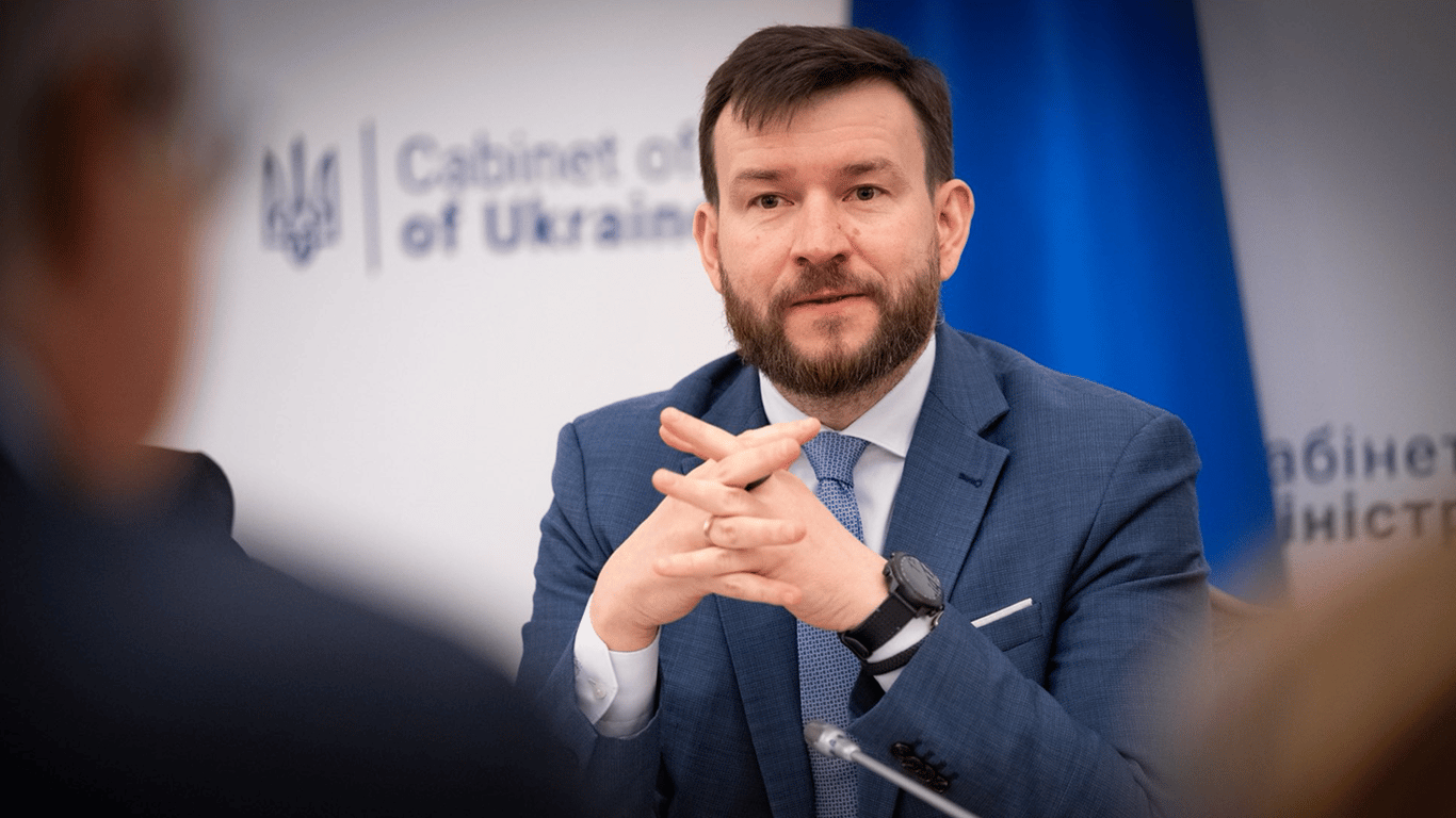 Отмену выезда мужчин до 23 лет не рассматривают: Улютин