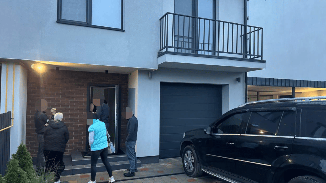 Чиновник Львовского ТЦК не задекларировал имущество на 8 млн грн