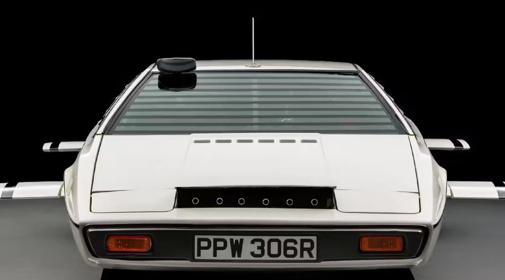 Який автомобіль в особистій колекції Ілона Маска найдорожчий — це не Tesla - фото 1