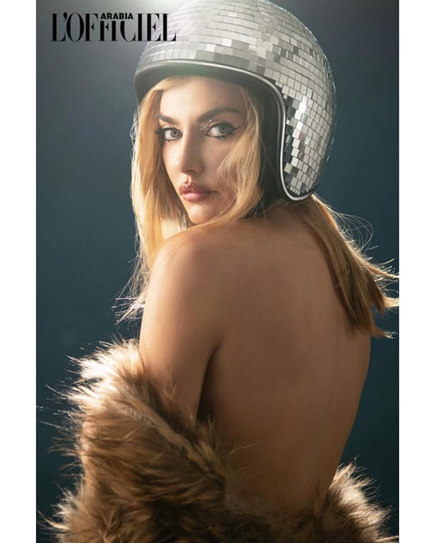 Топ-модель Аліна Байкова. Фото: instagram.com/alina_baikova/