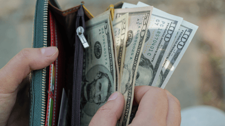 П'ять ознак, як розпізнати справжні долари - 285x160