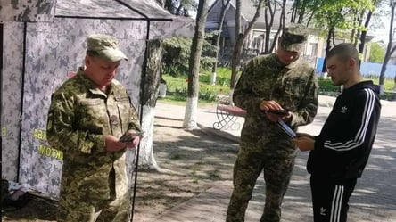 ДТП за участю ТЦК: шестеро людей потрапили до лікарні - 290x160